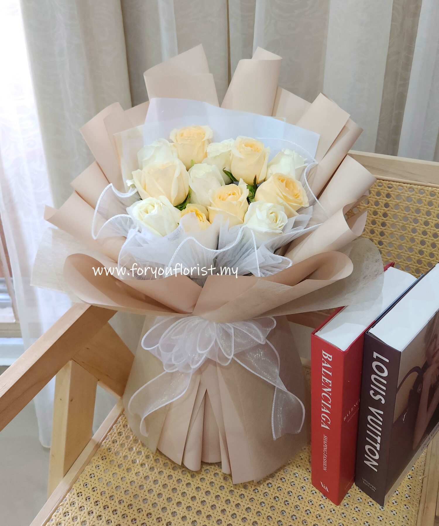 Bouquet 058 - White Champagne Rose