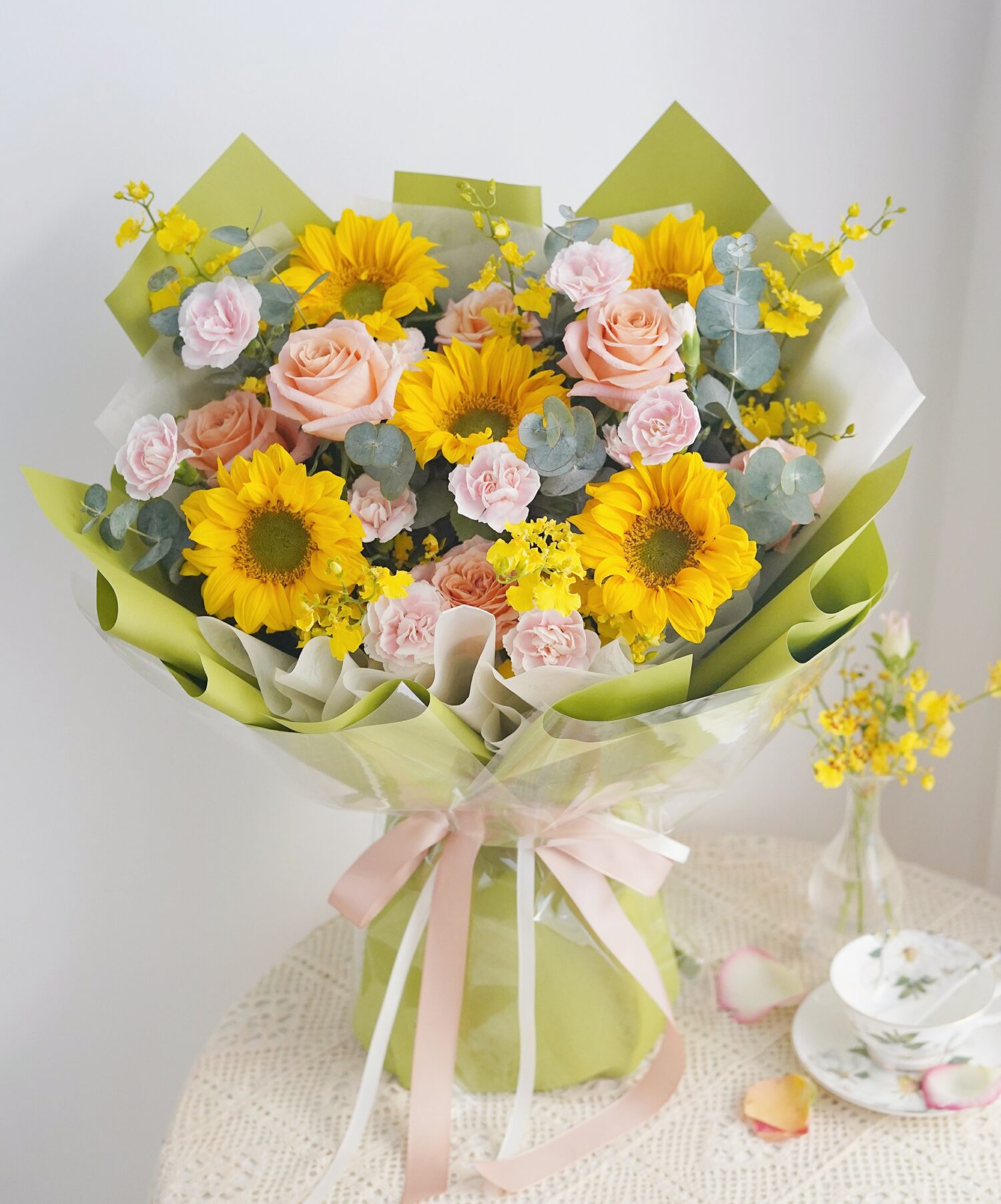 Bouquet 236 – Sunflower Orchids