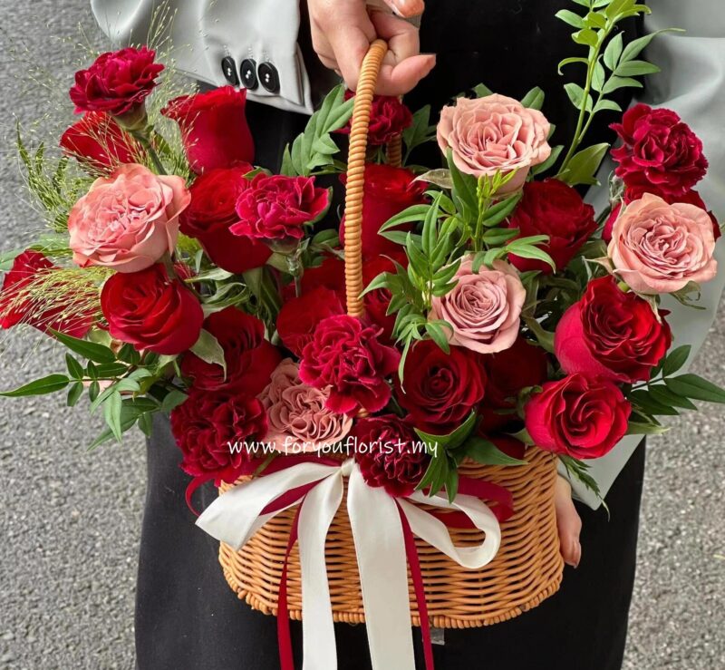 Red Rose Mix Basket
