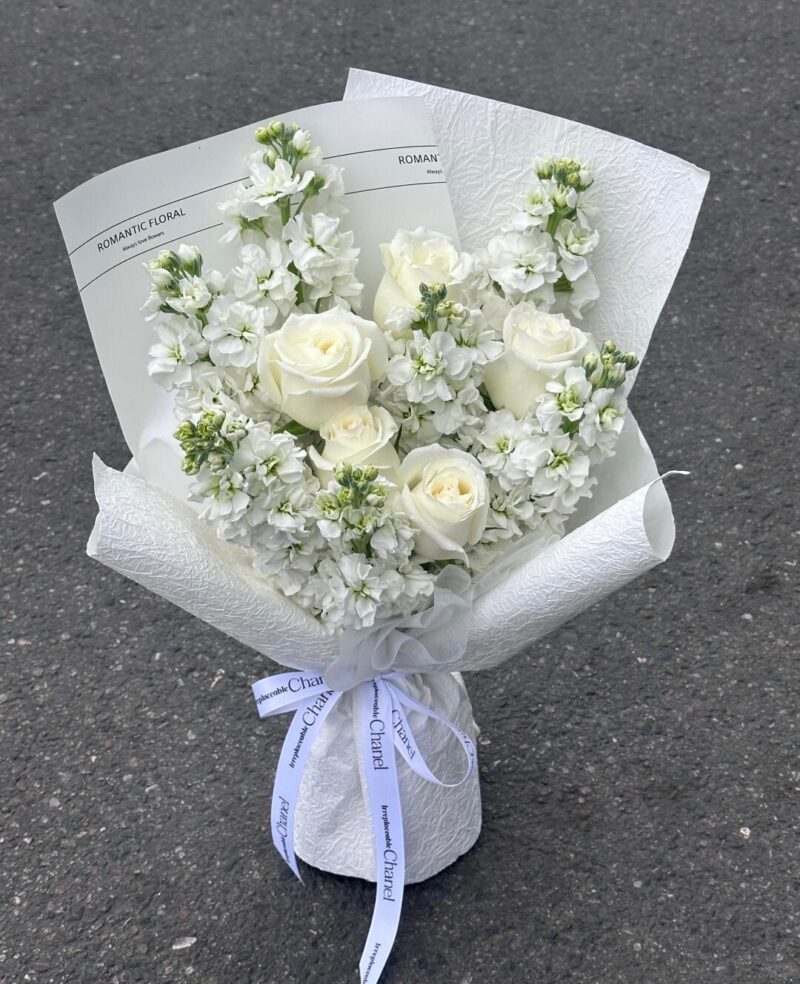 Bouquet 209 - Mathiola Rose