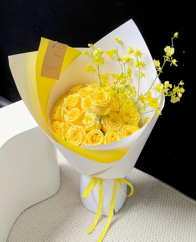 Bouquet 211 - Yellow Rose Orchid